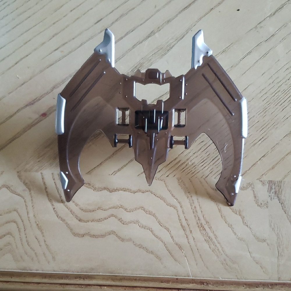 Action Figure with Wing Accessory - Picture 2 of 4
